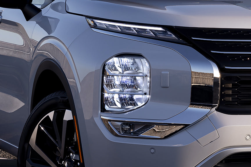 Mitsubishi Retail Graphic OUTLANDER 03