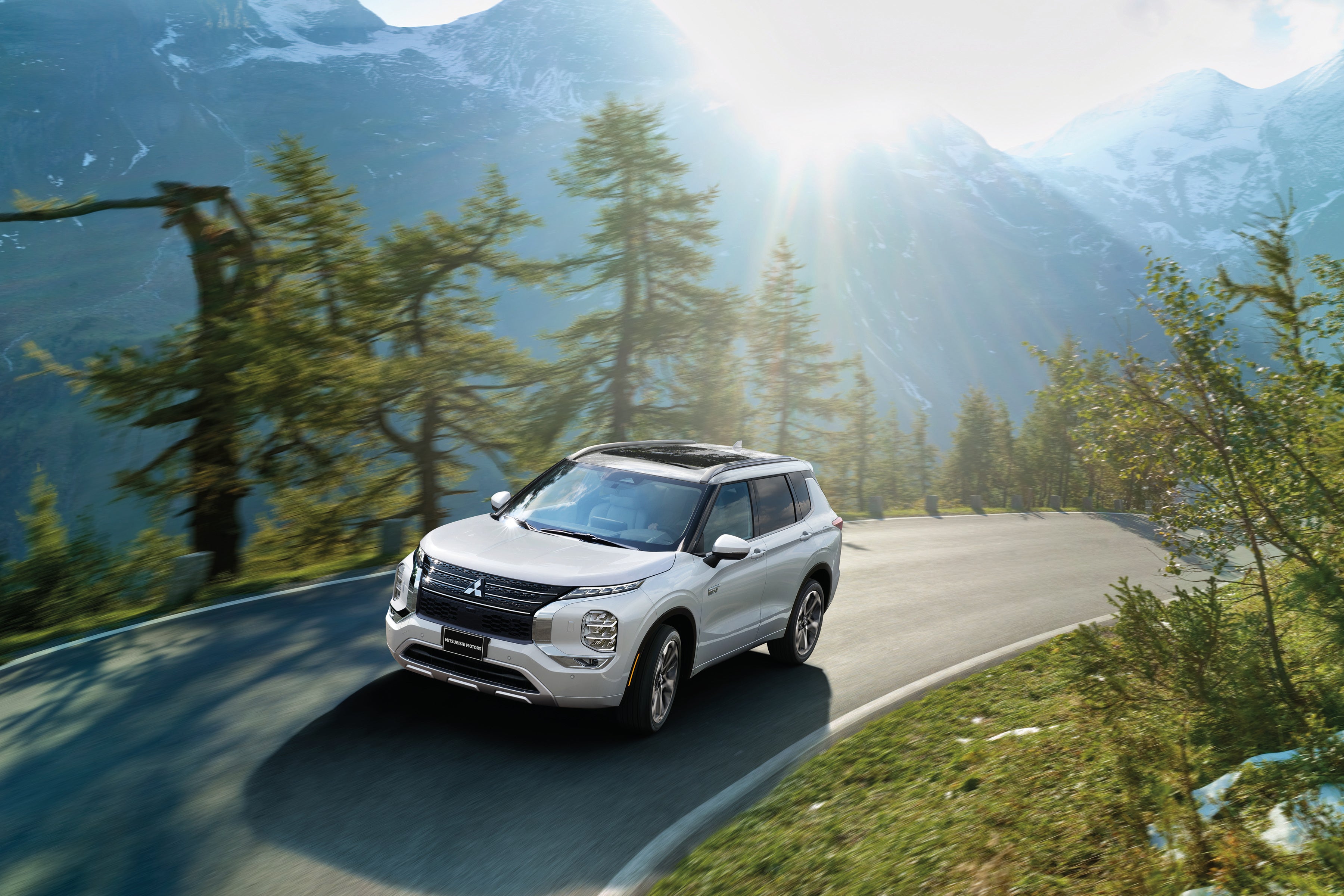 Mitsubishi Retail Graphic OUTLANDER PHEV 15