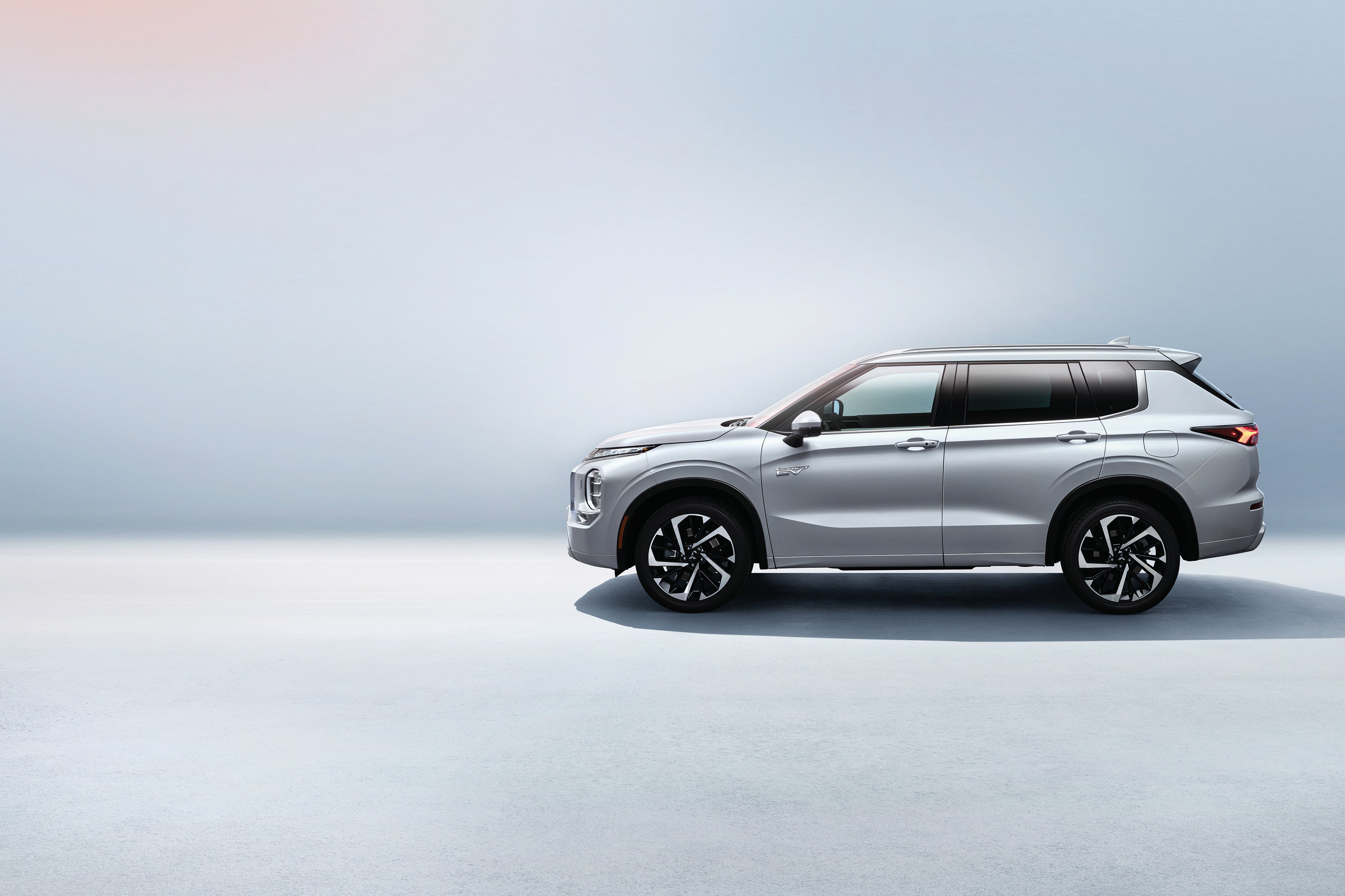 Mitsubishi Retail Graphic OUTLANDER PHEV 21