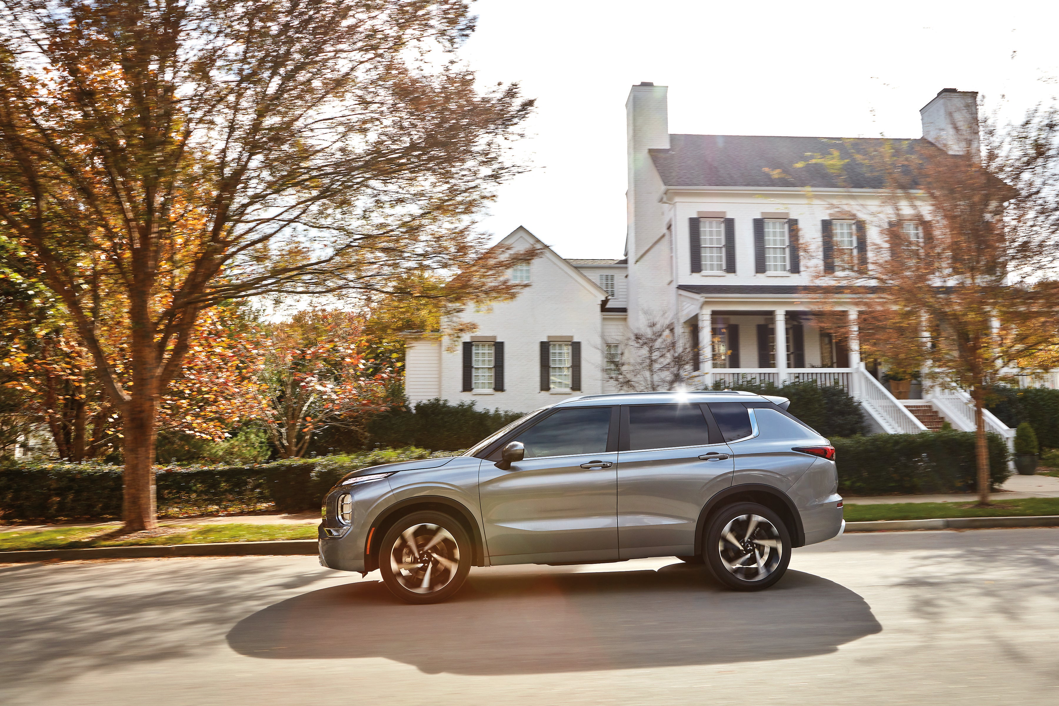 Mitsubishi Retail Graphic OUTLANDER 32