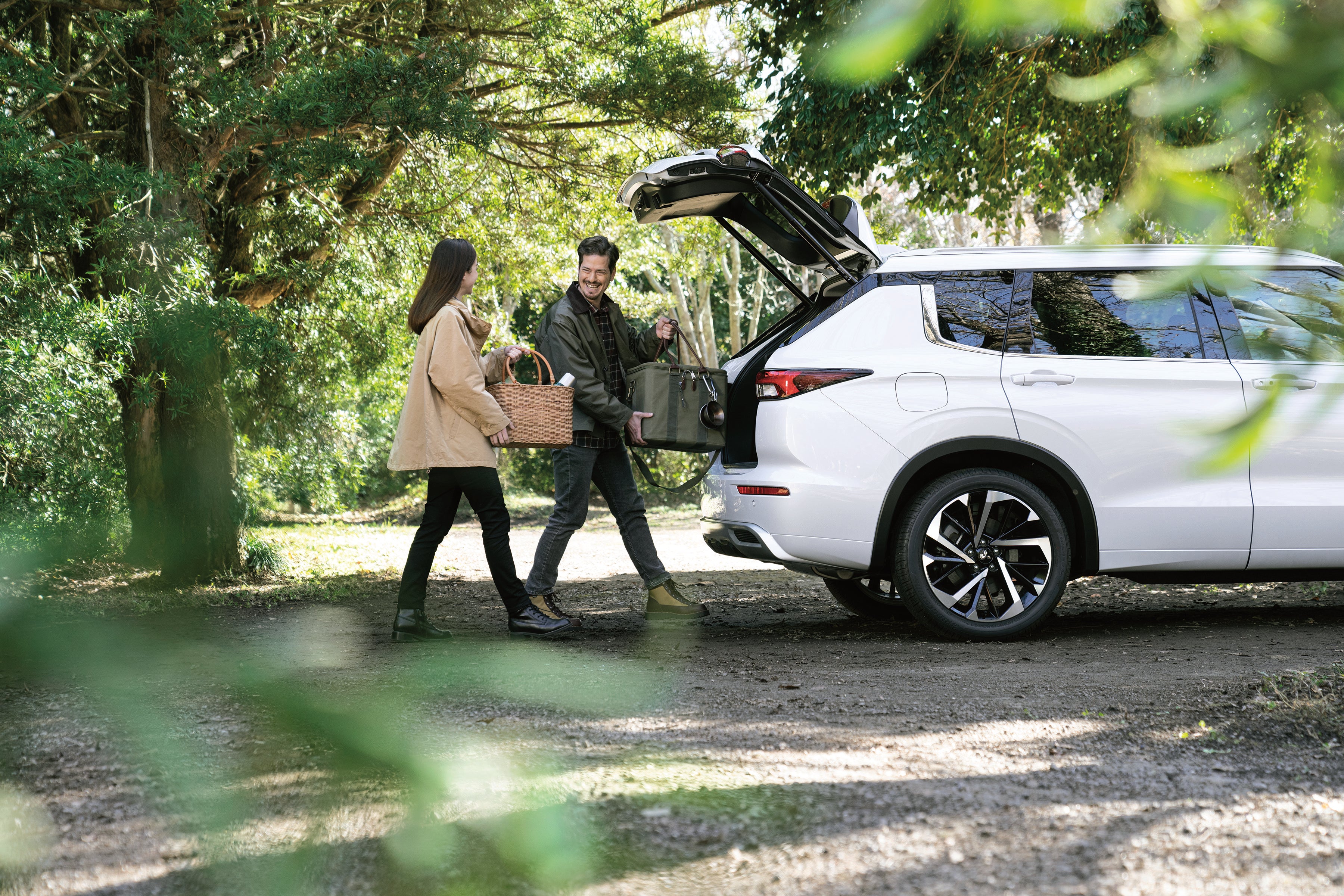 Mitsubishi Retail Graphic OUTLANDER PHEV 28