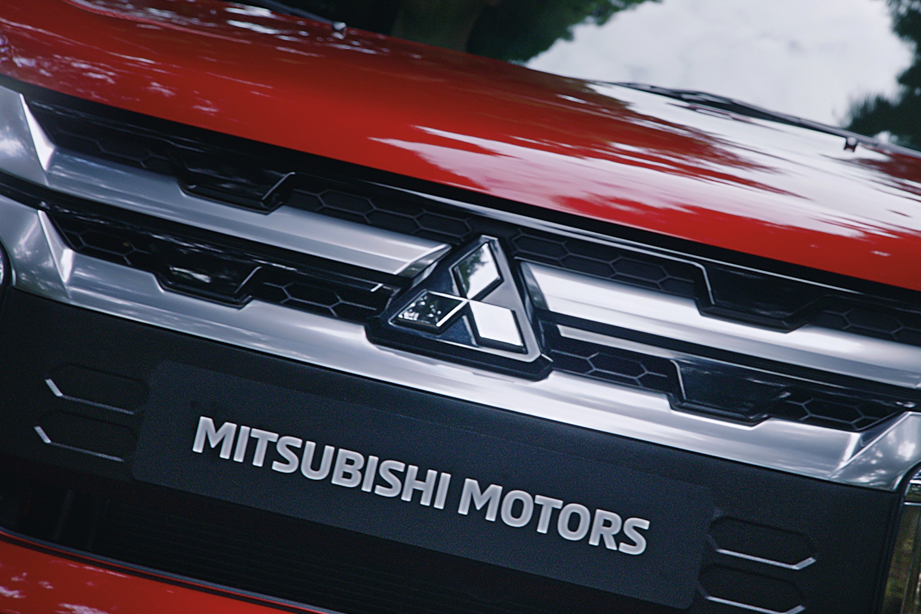 Mitsubishi Retail Graphic RVR 14