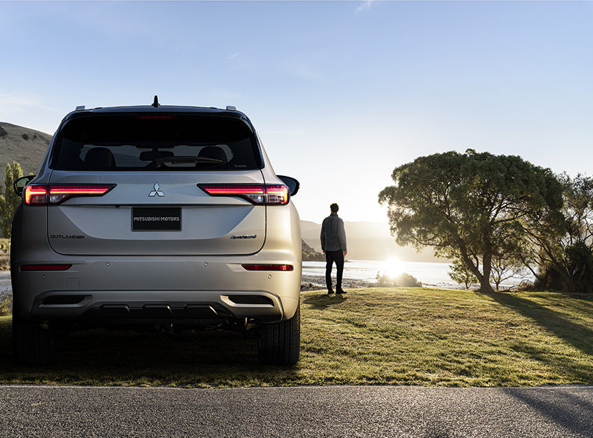 Mitsubishi Retail Graphic OUTLANDER PHEV 02